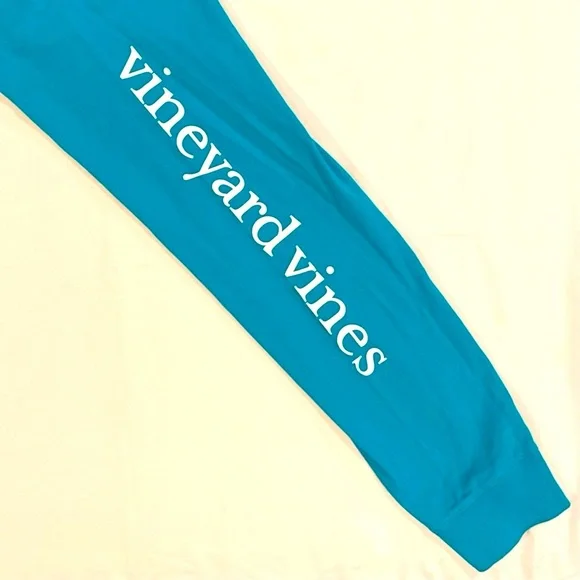 Vineyard Vines Long Sleeve Tee Mens Medium Santa Skis Whale Pocket T-Shirt Blue - Picture 6 of 6